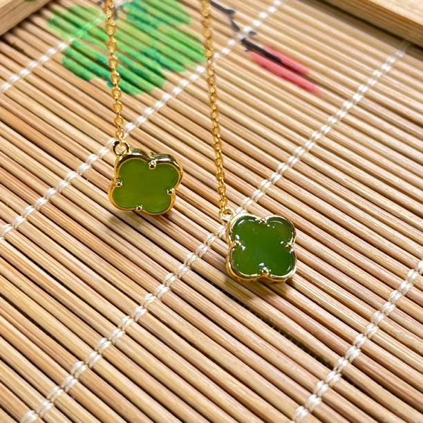 S925银天然和田碧玉四叶草耳线轻奢百搭流苏耳饰 9.5mm ky0144e