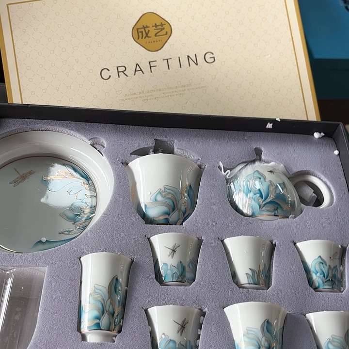 孤品茶具套装等。            