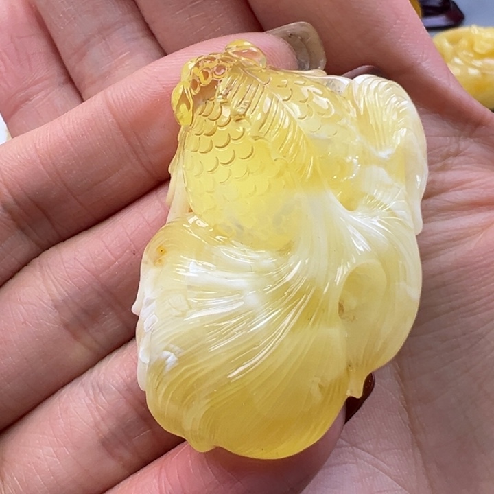 蜜蜡未镶嵌珠宝奇石