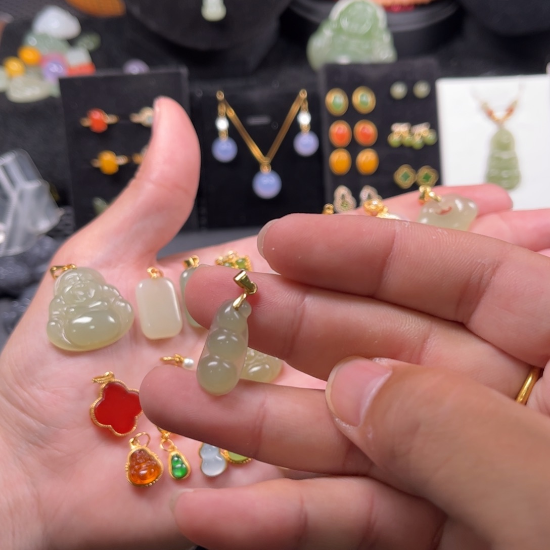 颈饰银S925镶嵌和田玉