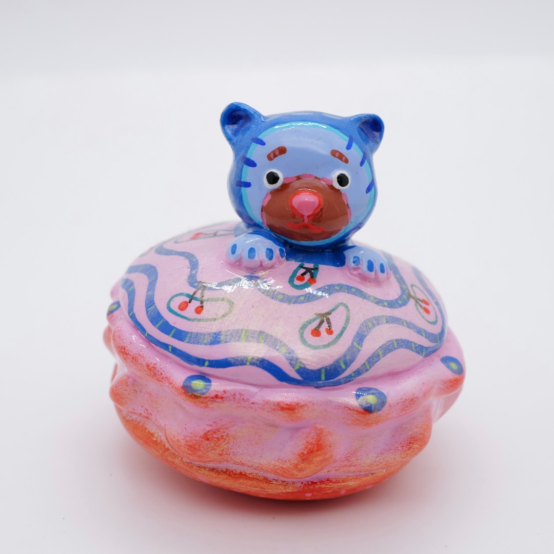 PM 王甜心工作室《汉堡小熊》石膏作品，仅一件（非王甜心本人绘画）