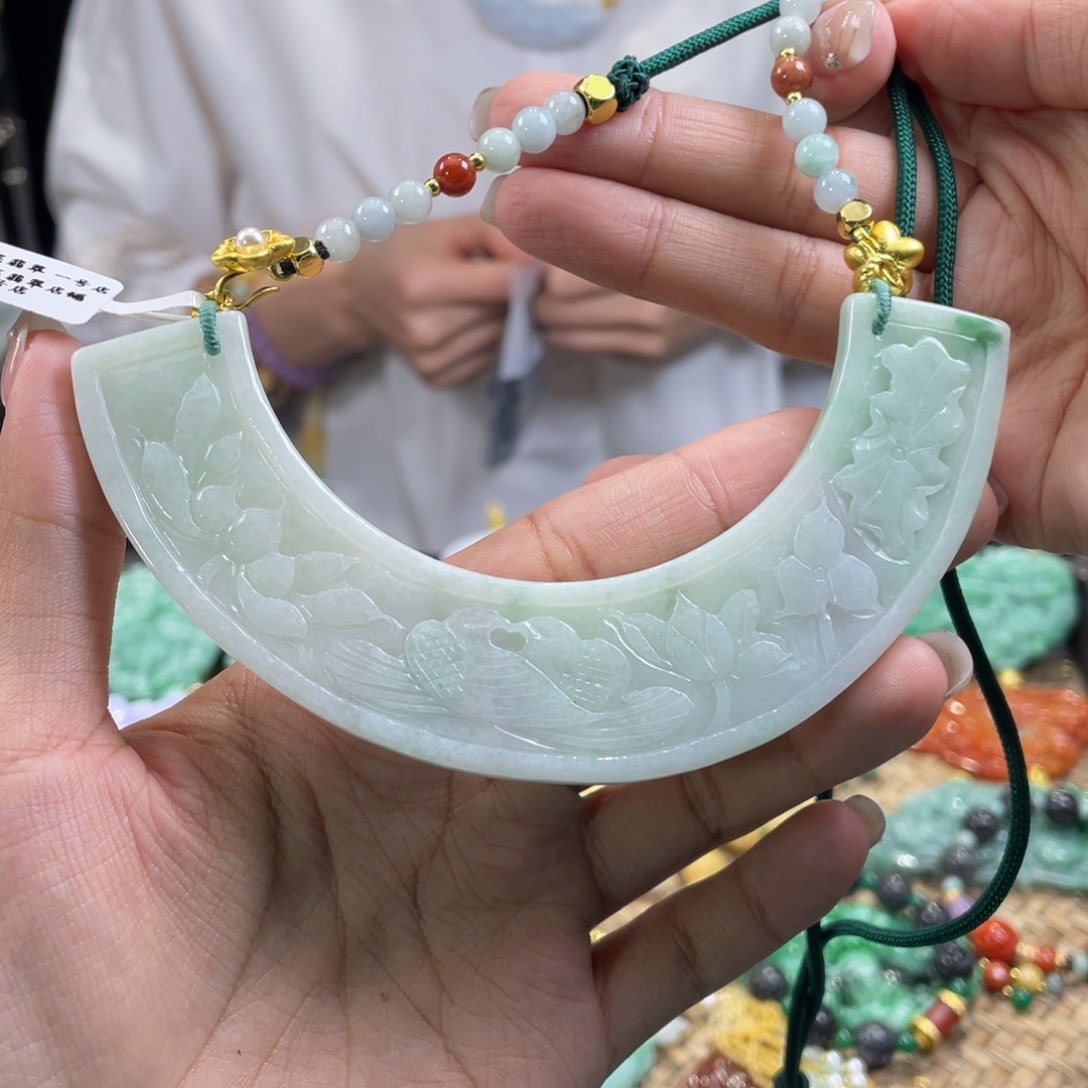 翡翠颈饰未镶嵌代编织