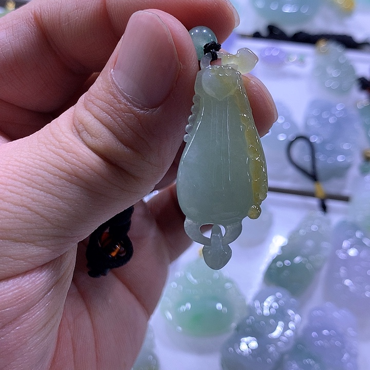 翡翠颈饰未镶嵌天然翡翠A货吊坠