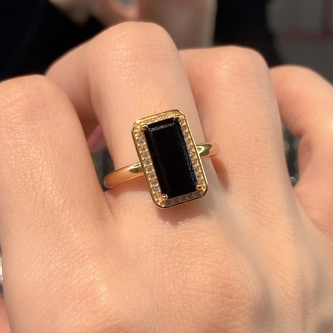 蓝宝石白色戒指银S925镶嵌小*粒