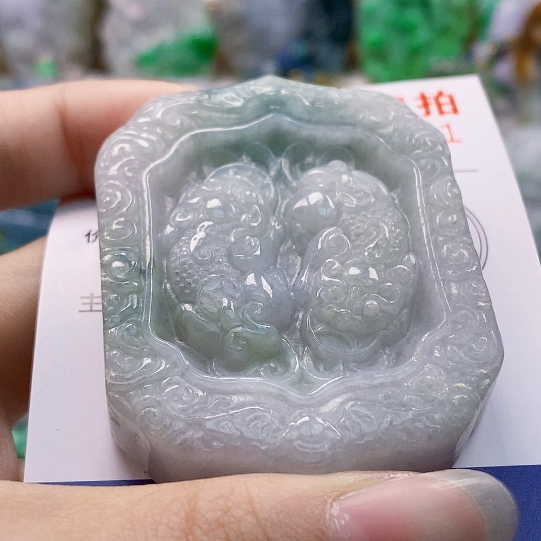 吊坠(不含链)未镶嵌翡翠