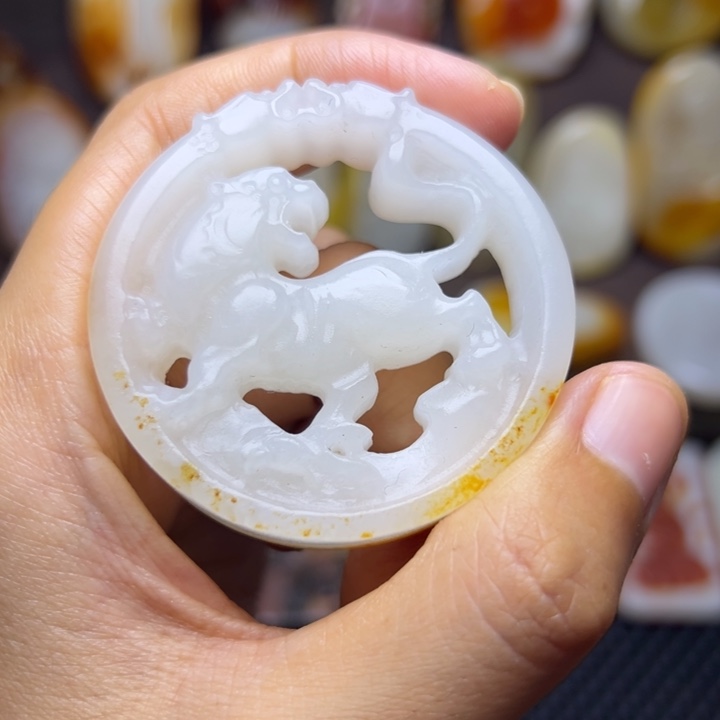 和田玉未镶嵌颈饰