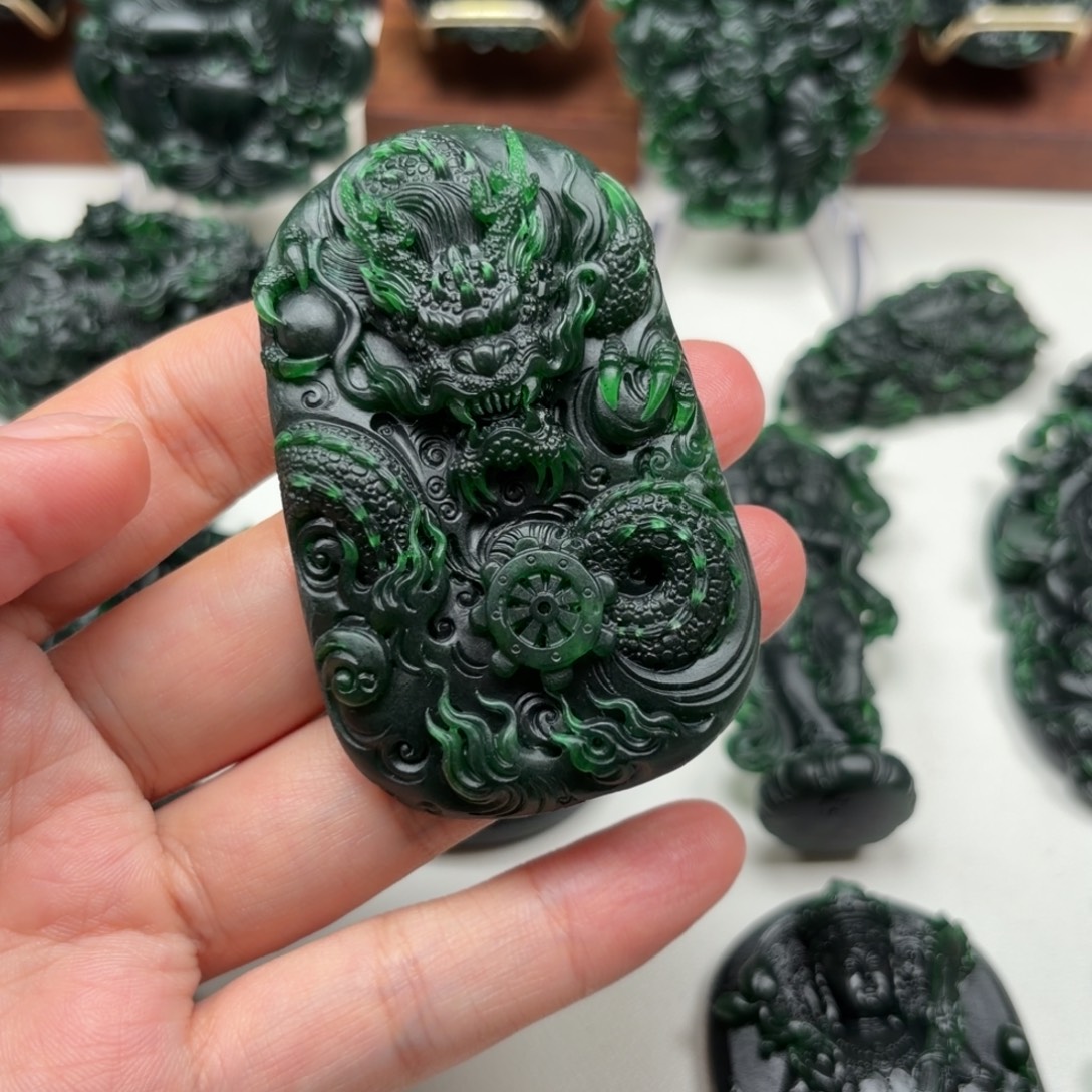模***呆定制翡翠未镶嵌龙