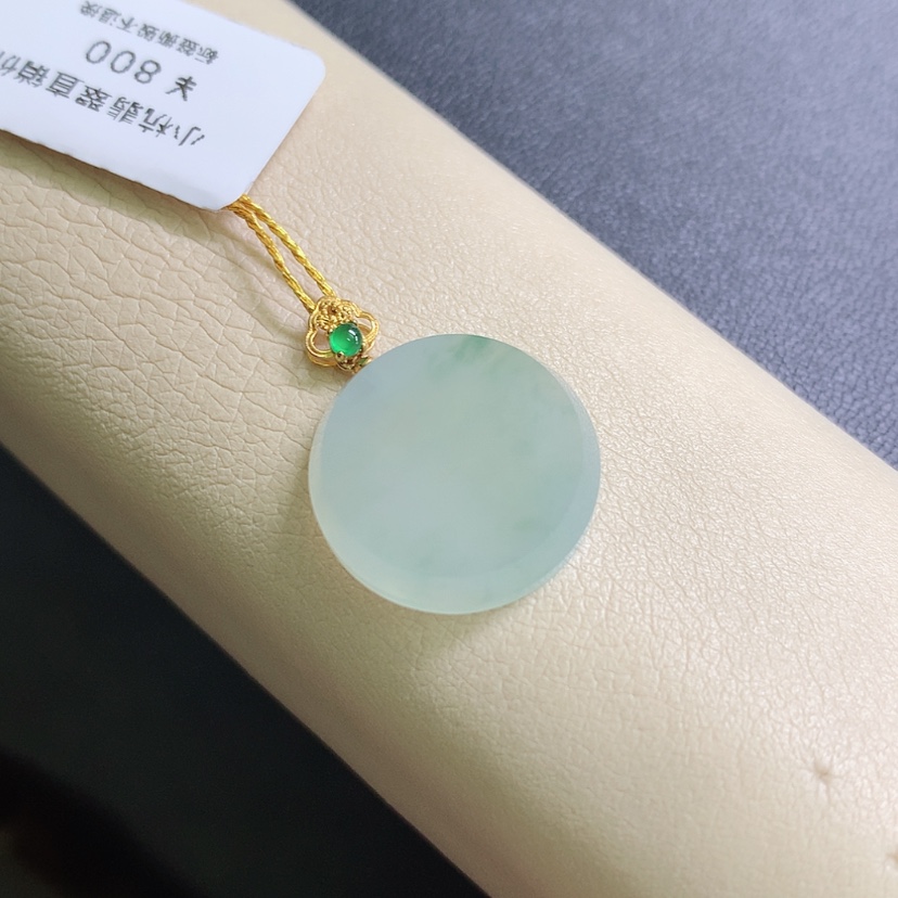 【闪购商品】翡翠颈饰18K金镶嵌无事牌