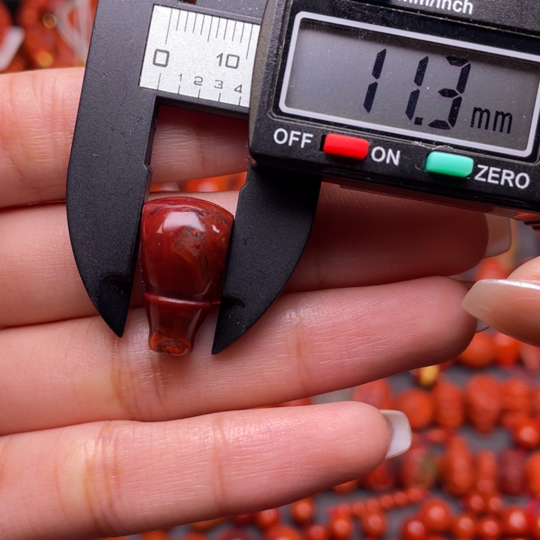 未镶嵌配饰南红玛瑙