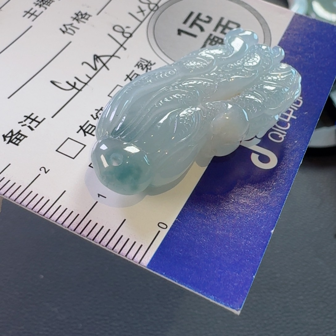 翡翠颈饰未镶嵌颈饰