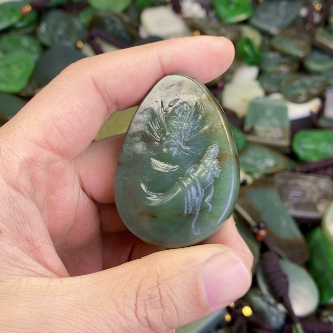 和田玉未镶嵌颈饰