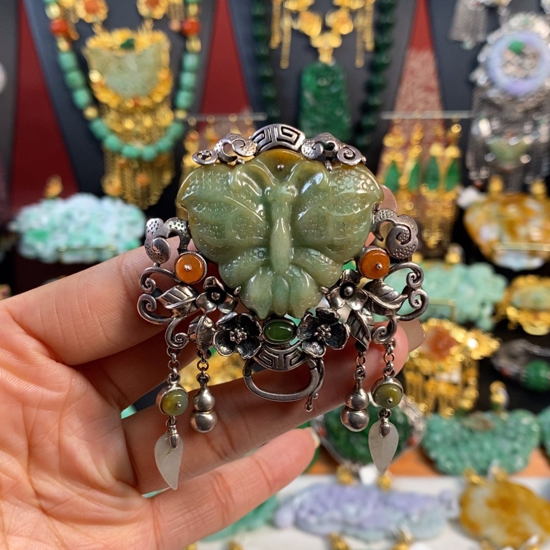 翡翠颈饰银S925镶嵌吊坠