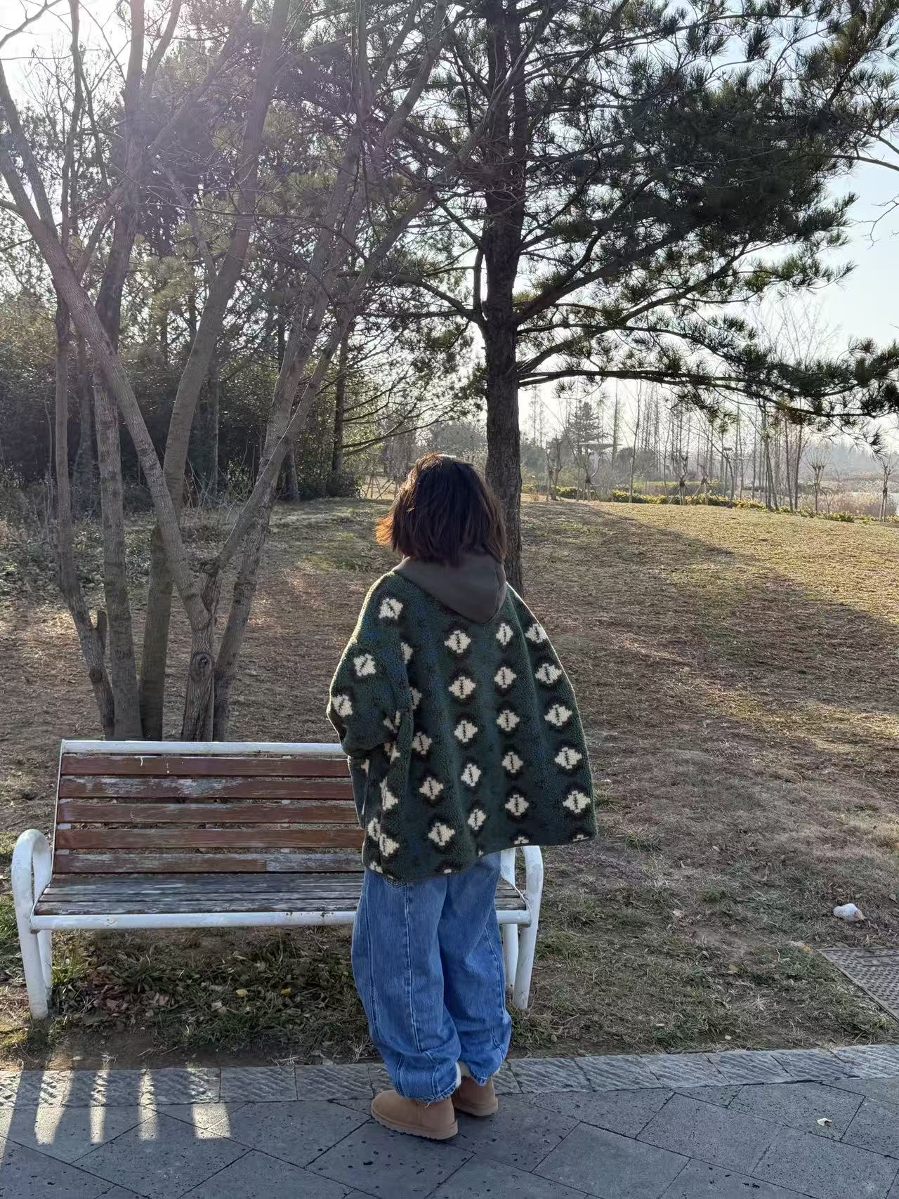 连帽羔羔毛绿色变色龙保暖外套
