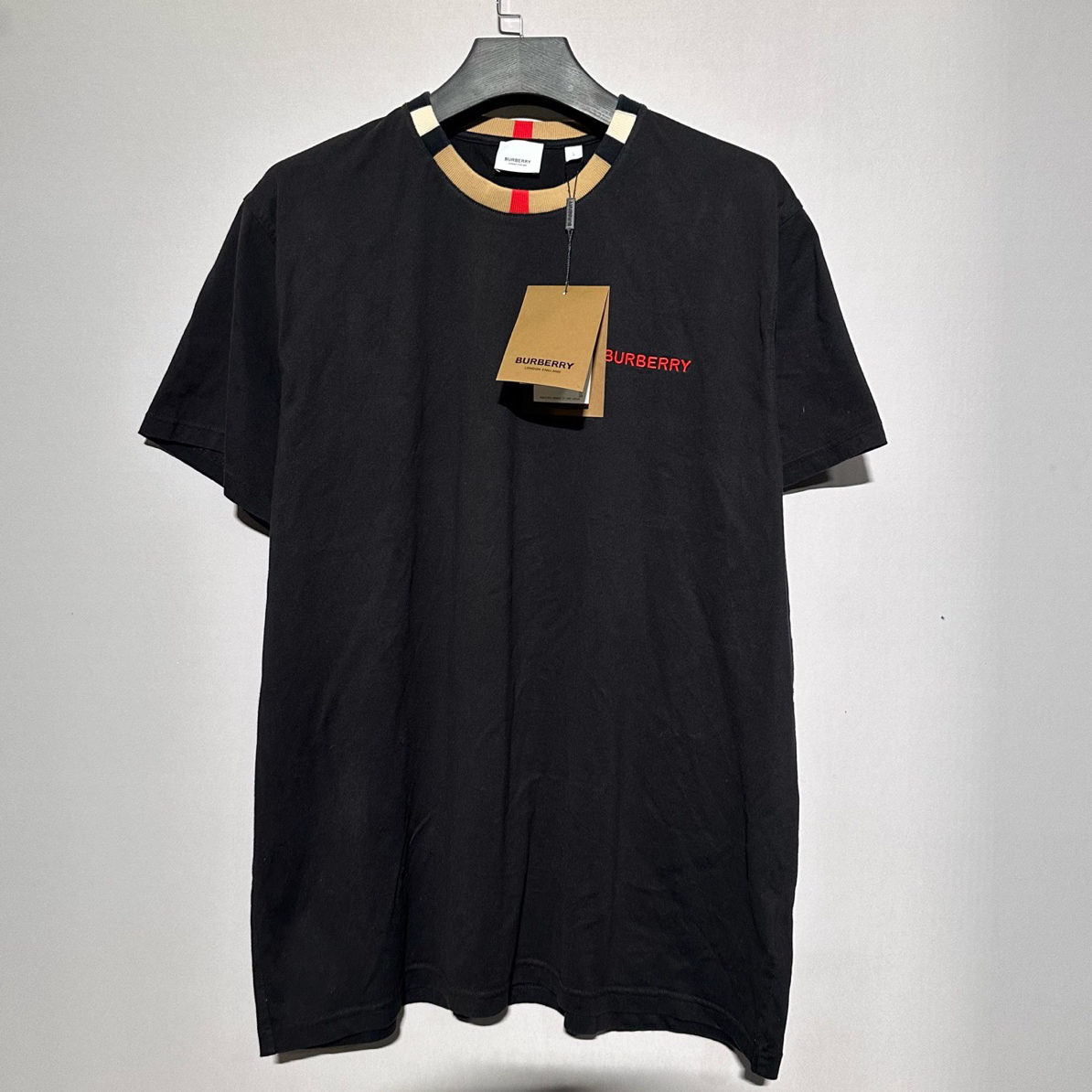 99新 BURBERRY/博柏利 字母刺绣圆领套头短袖黑色/L码/价4280