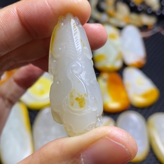 和田玉颈饰未镶嵌