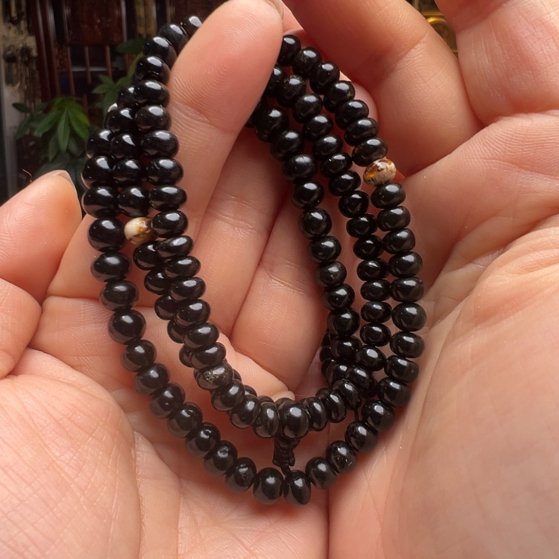 咸***闲琥珀未镶嵌裸石抚顺琥珀20684六