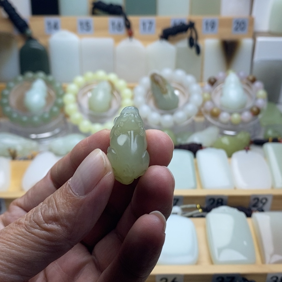 未镶嵌和田玉挂件C****y