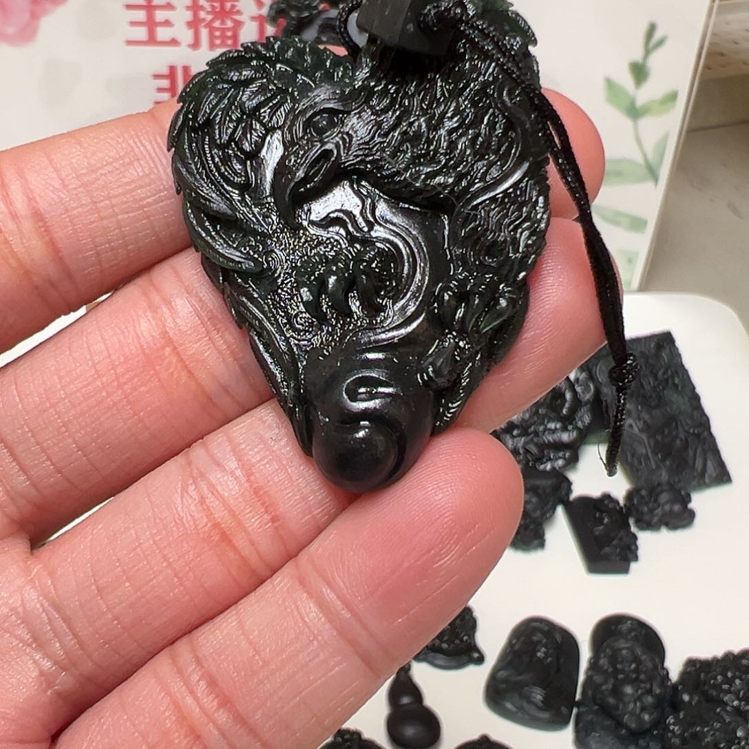 定制翡翠未镶嵌老鹰