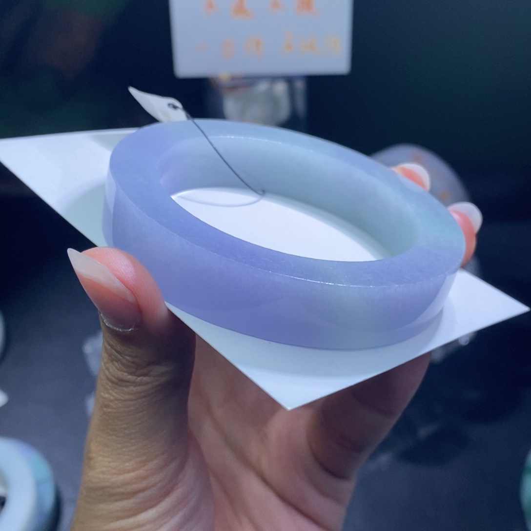 未镶嵌翡翠手镯定制翡翠别*瑟