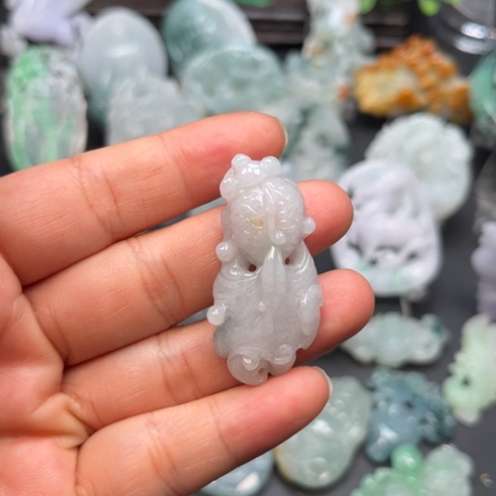 翡翠未镶嵌颈饰翡翠