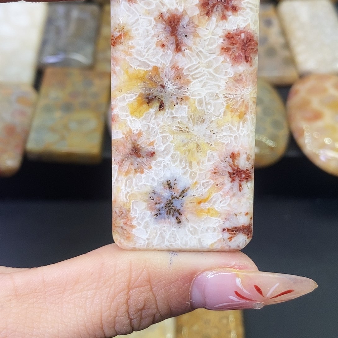 硅化玉颈饰合金Ｈ****i