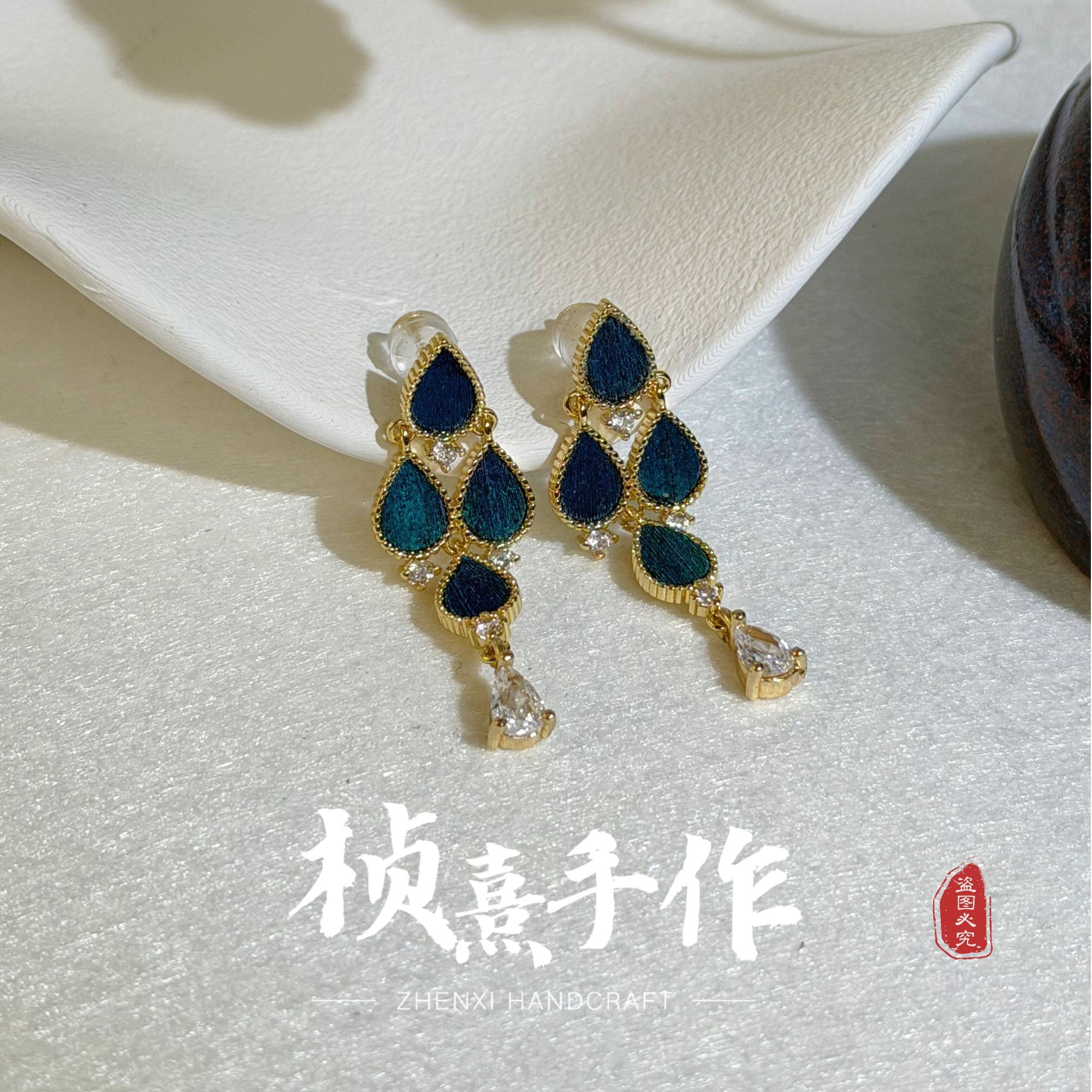 铜合金羽毛耳饰 孔雀毛仿点翠工艺耳饰-四水滴耳钉气质百搭