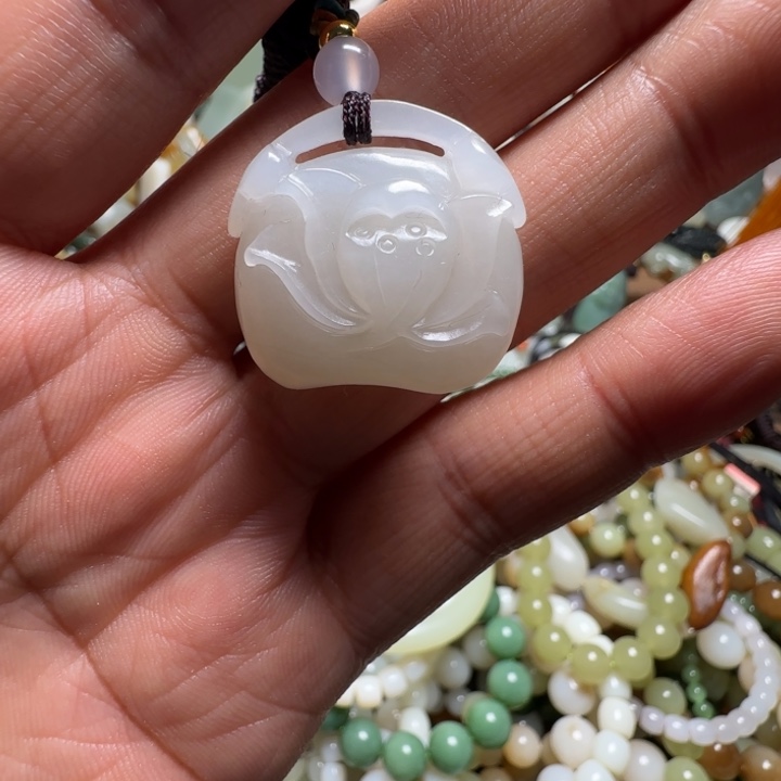 和田玉（青白玉）未镶嵌颈饰