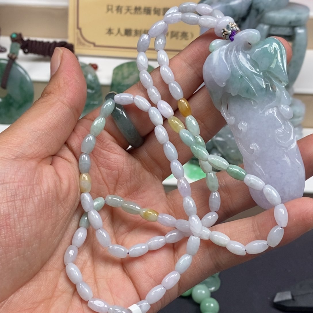 翡翠未镶嵌颈饰翡翠