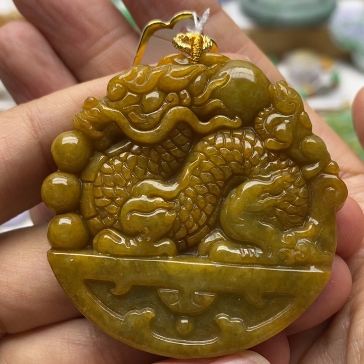 翡翠未镶嵌颈饰翡翠
