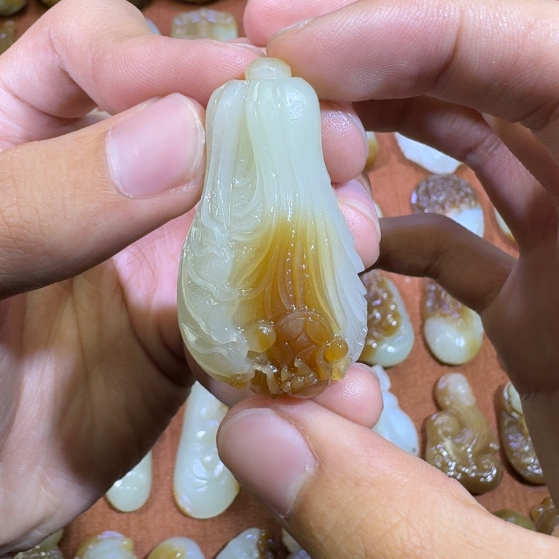 和田玉未镶嵌颈饰