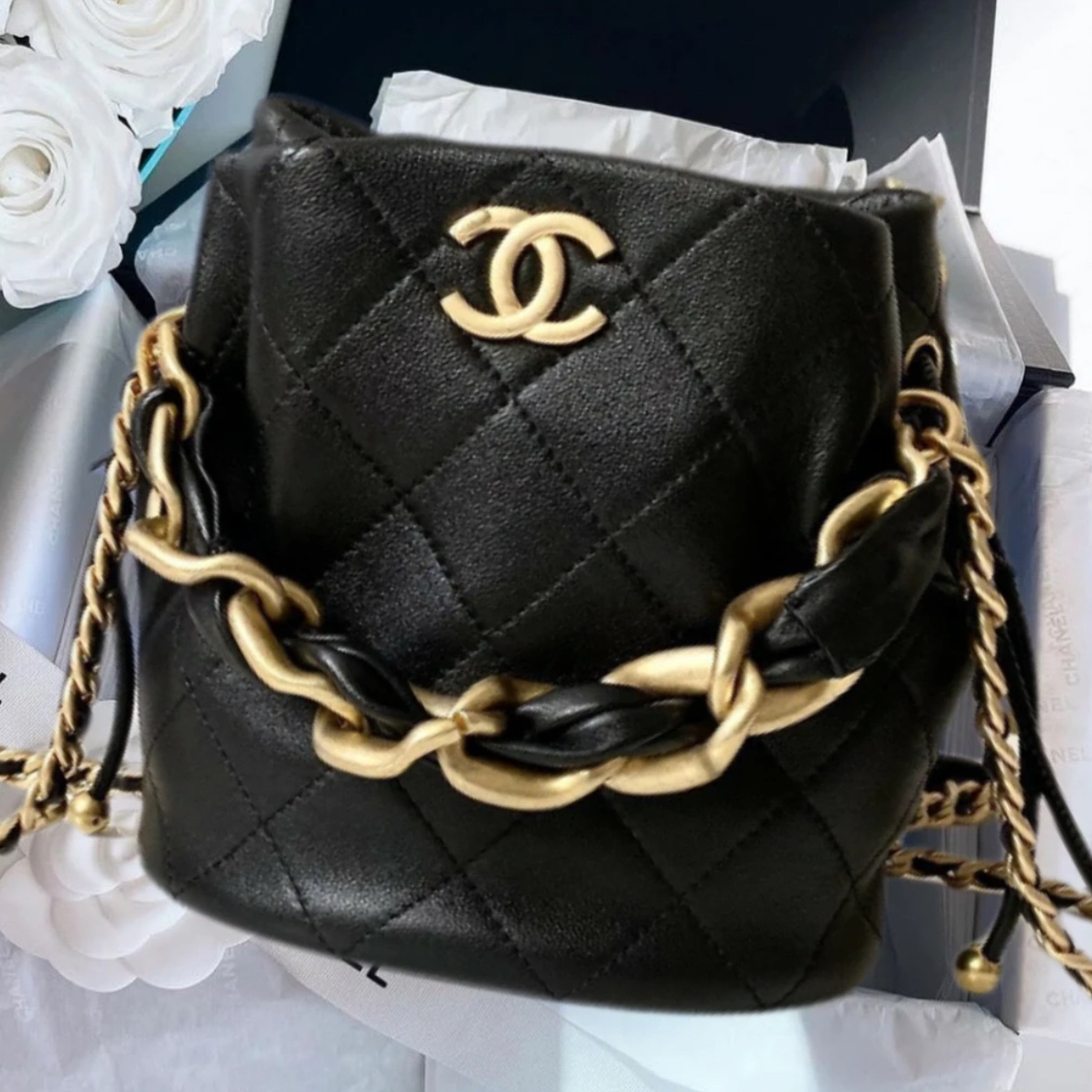 95新 Chanel/香奈儿 多多奢品/香奈儿黑金手提水桶斜挎包/98新