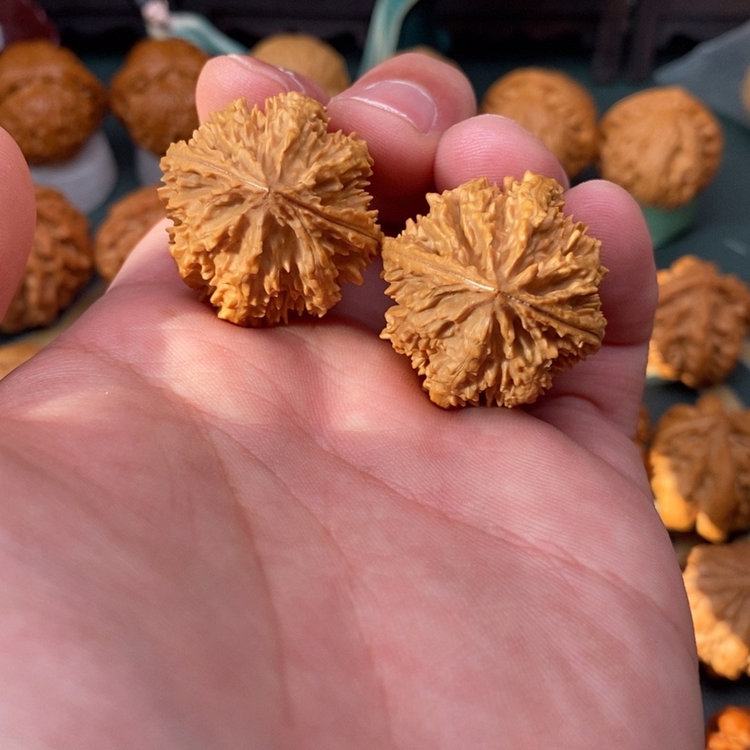 文玩核桃把件刺猬