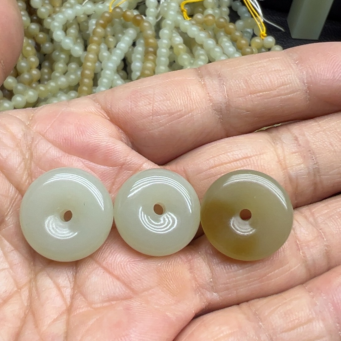 和田玉（糖玉）未镶嵌吊坠(不含链)