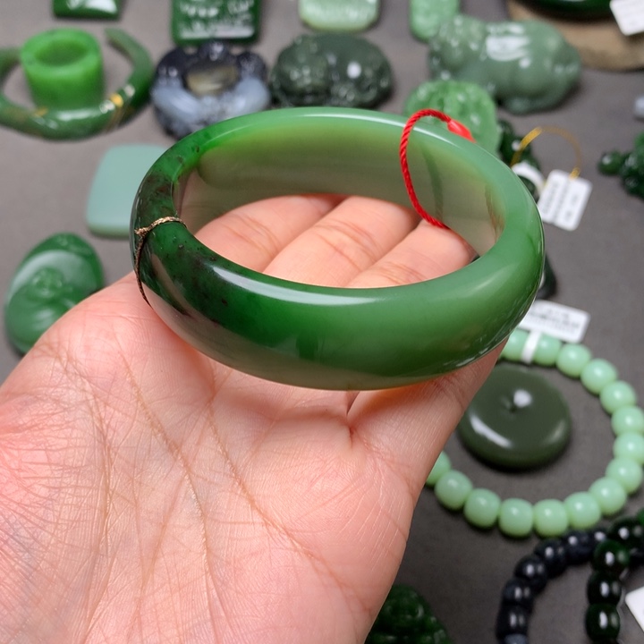 和田玉未镶嵌手镯