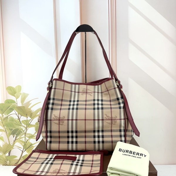 博柏利/包包/95新/26*17*26/C536115673