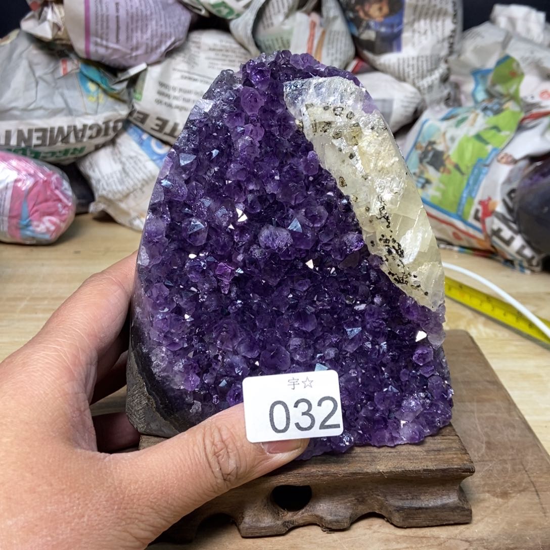 紫晶天然水晶摆件未镶嵌