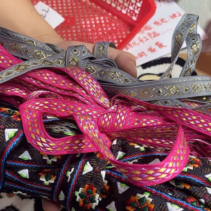 辅料手工闪购提花3款