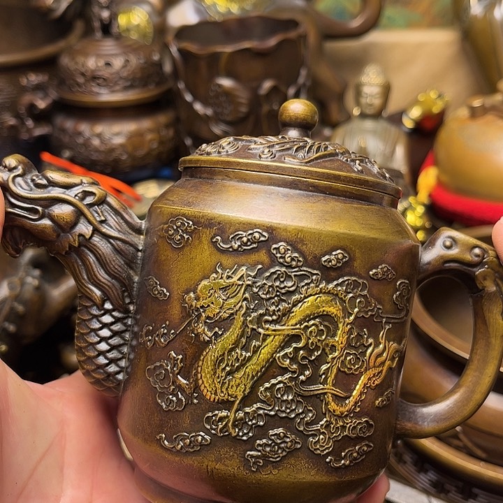 精美铜器批发档口