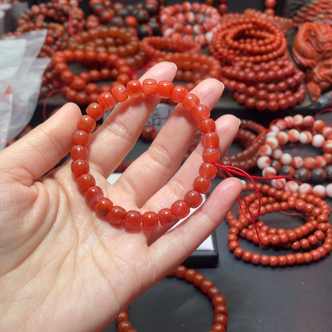 南红玛瑙手链未镶嵌江**雨