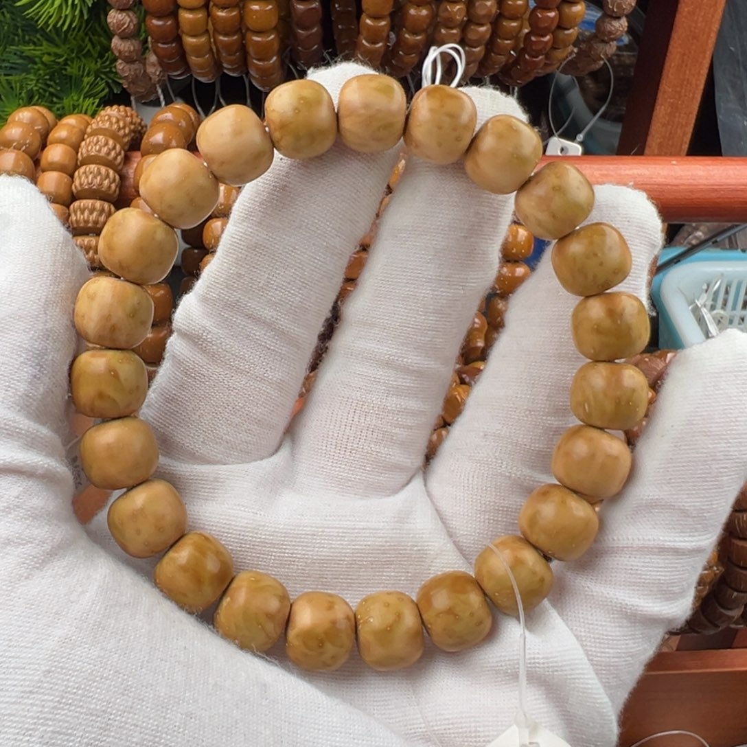 评***界吊坠紫金鼠老型。3