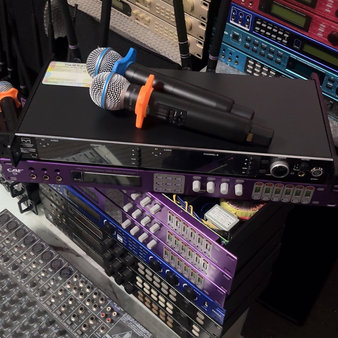 9新(二手不包邮)效果器➕6658话筒，运费到付