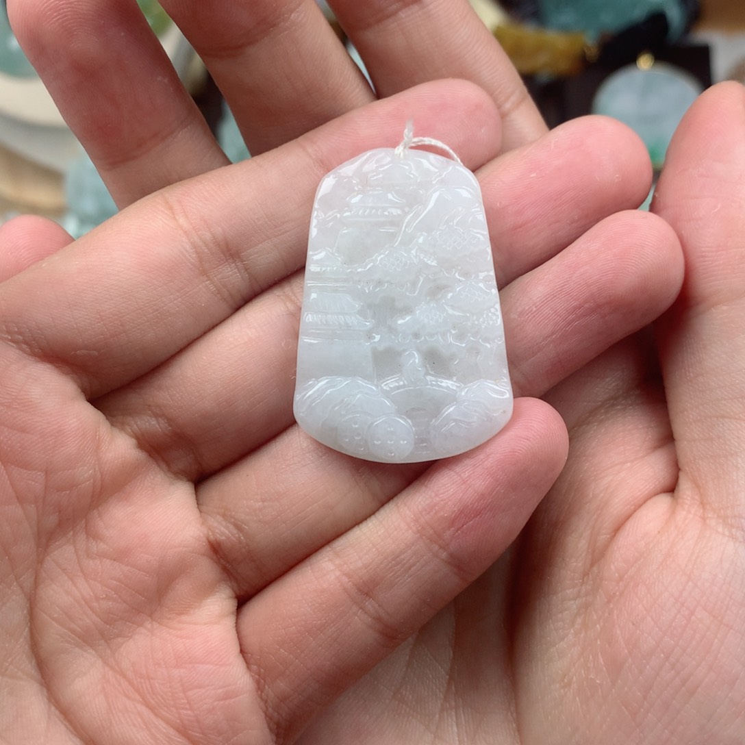 翡翠颈饰未镶嵌小山水