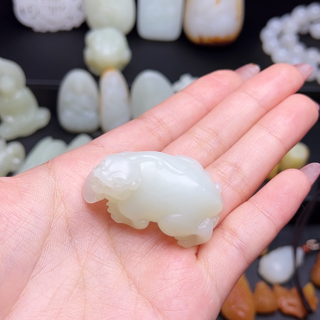 宋***风和田玉未镶嵌颈饰