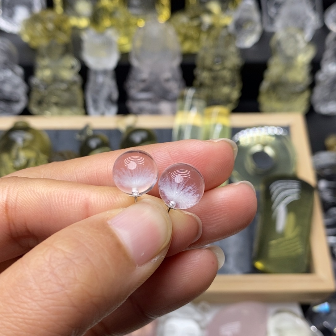 鑫***海未镶嵌水晶颈饰耳钉