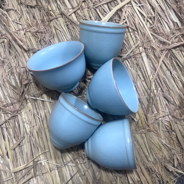 精品龙泉粉青釉色小茶碗（器形随机发）