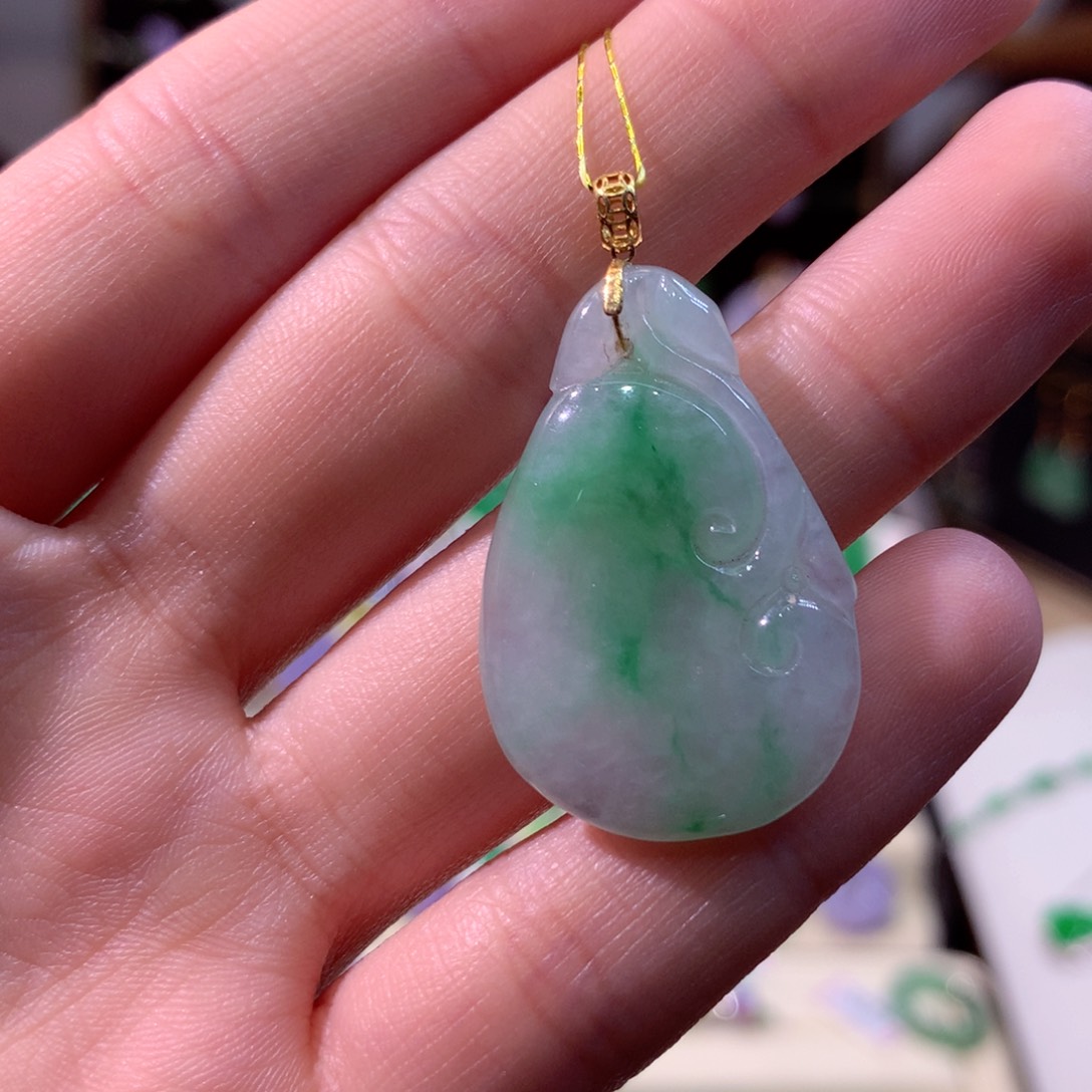 翡翠颈饰18K金镶嵌翡翠