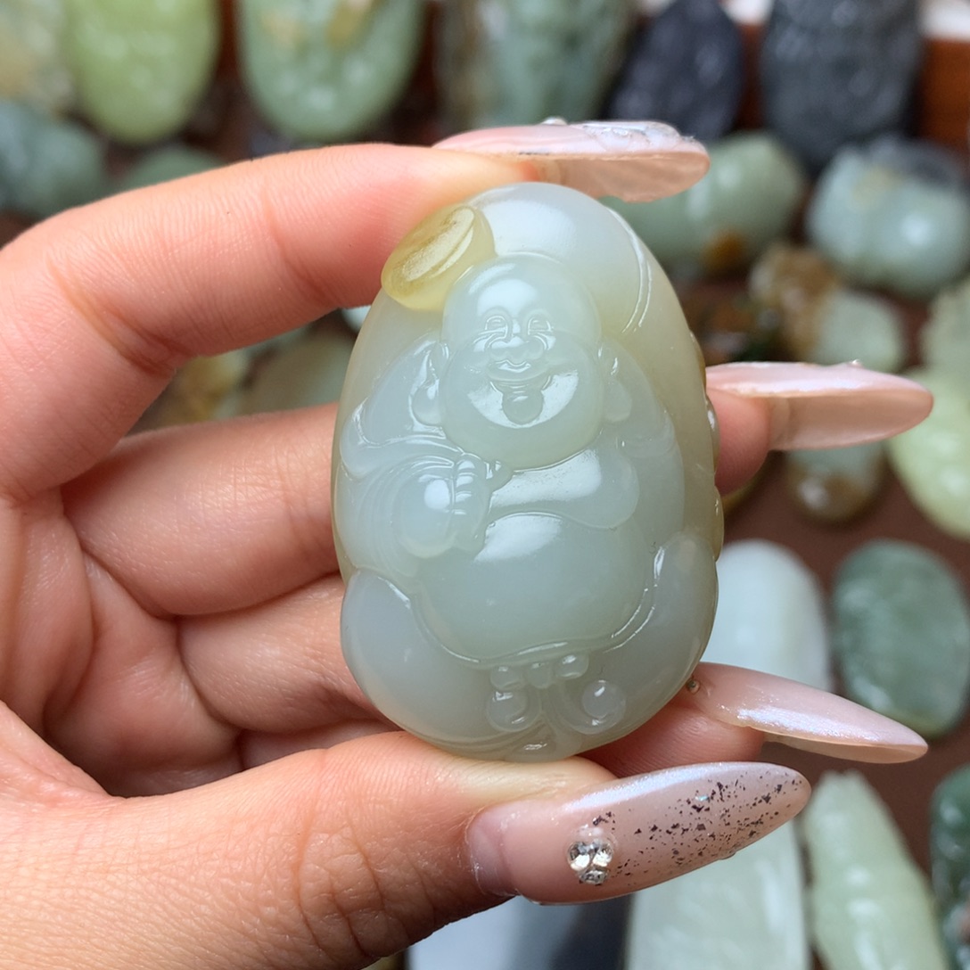 和田玉挂件未镶嵌岩*