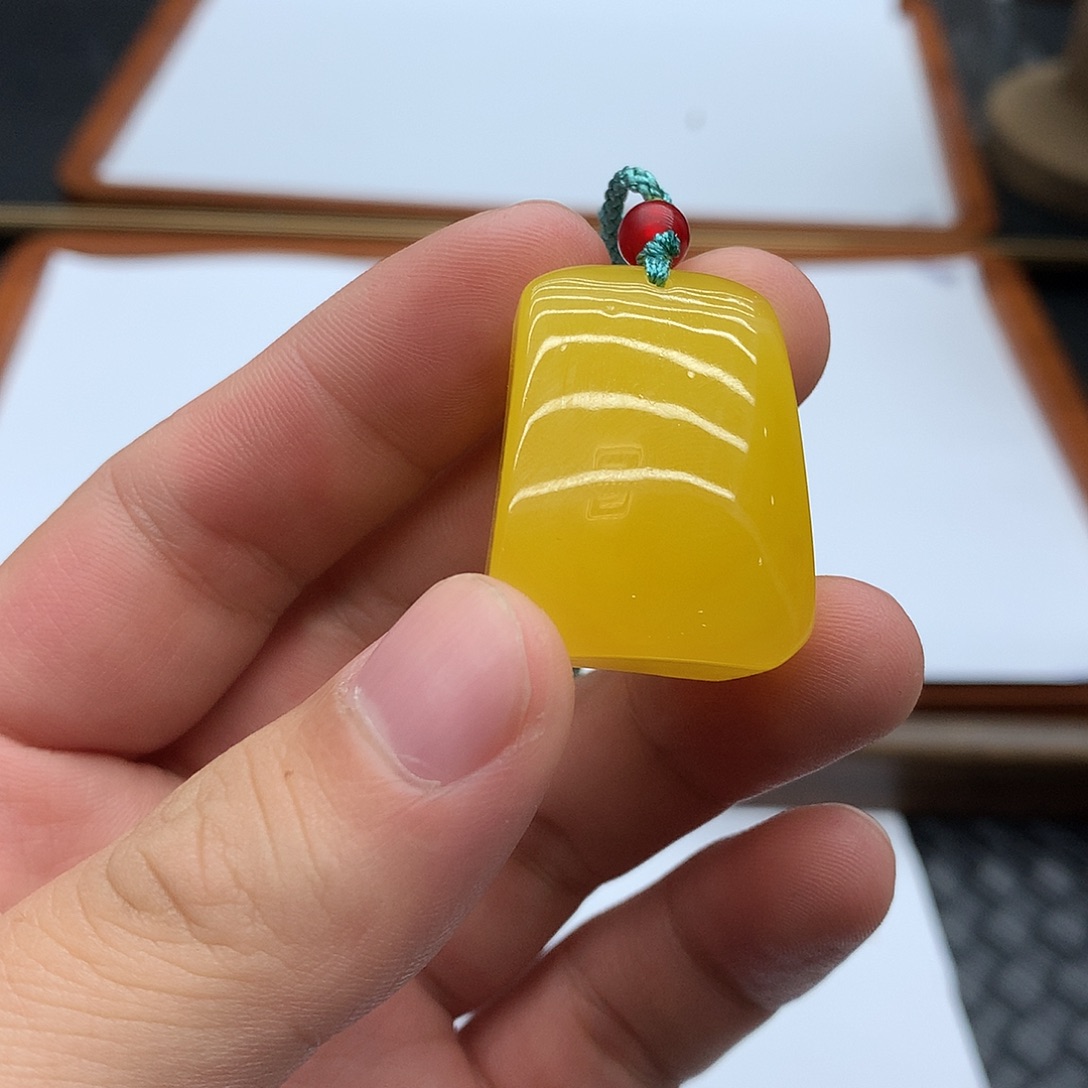 琥珀未镶嵌颈饰w388996