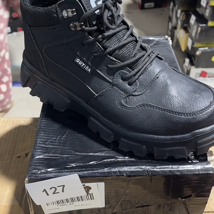 43尺码编号127劳保鞋