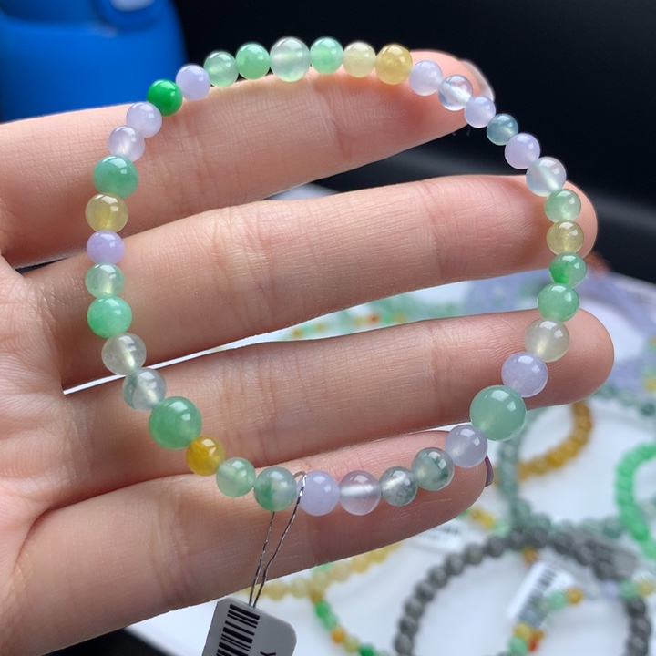 翡翠手镯未镶嵌卡